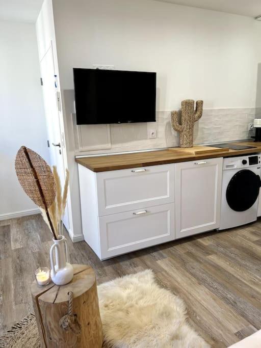 Studio 2 Neuf A 100M Des Plages Et De La Gare Saint-Raphaël Exteriör bild