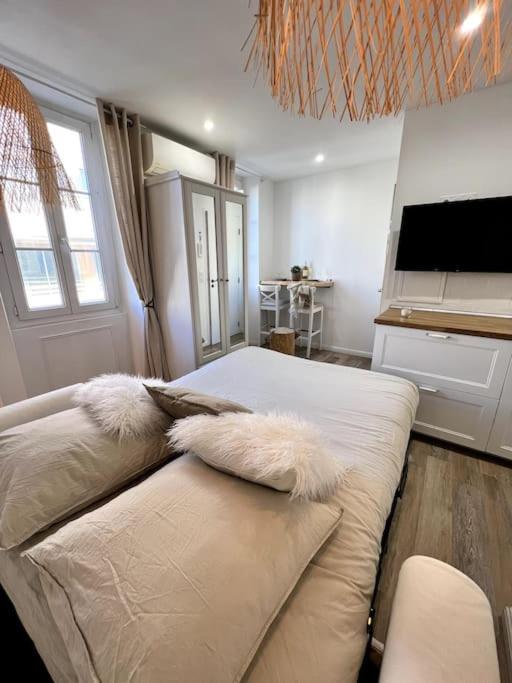 Studio 2 Neuf A 100M Des Plages Et De La Gare Saint-Raphaël Exteriör bild