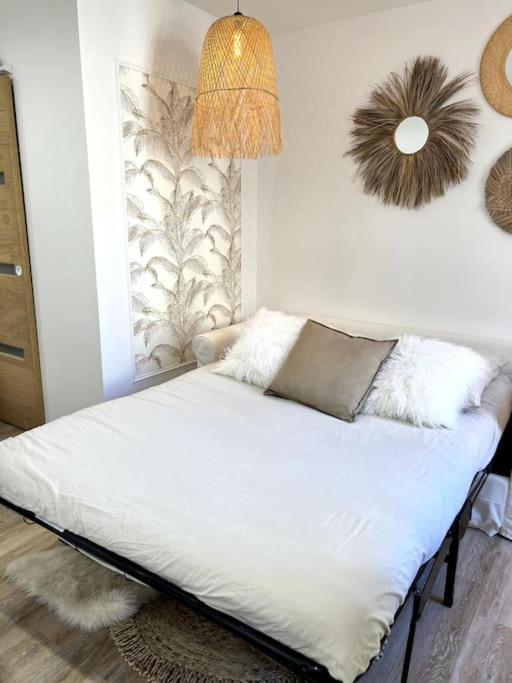 Studio 2 Neuf A 100M Des Plages Et De La Gare Saint-Raphaël Exteriör bild